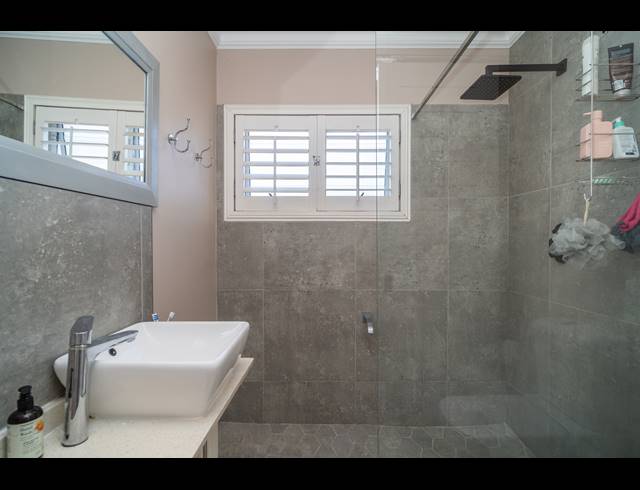 2 BEDROOM DUPLEX FOR SALE IN UMHLANGA CENTRAL